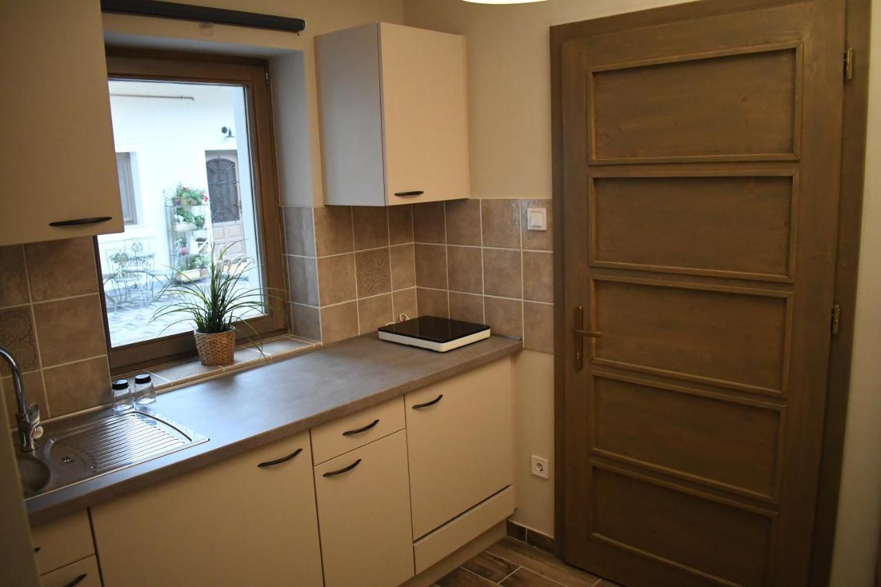 Vatus Apartmanhaz Вац Экстерьер фото