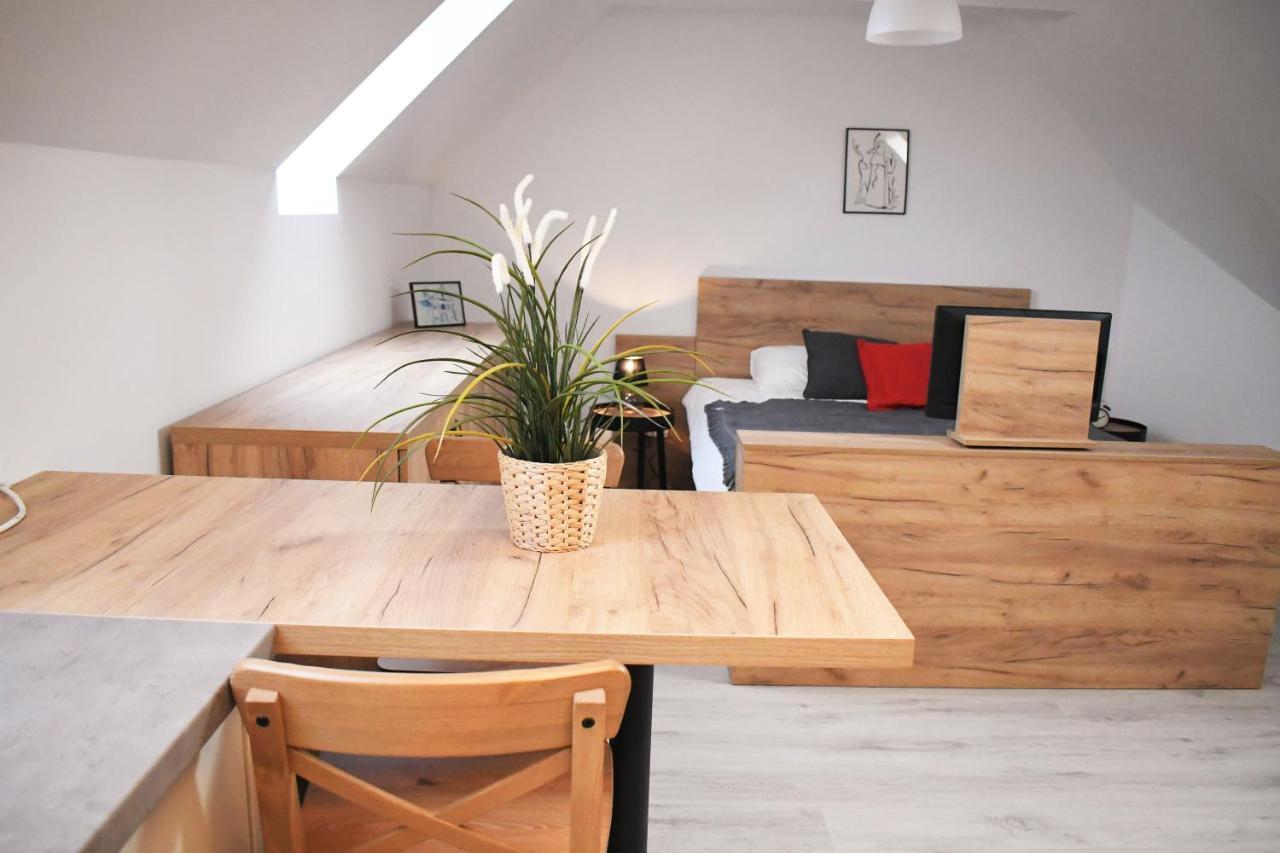 Vatus Apartmanhaz Вац Экстерьер фото