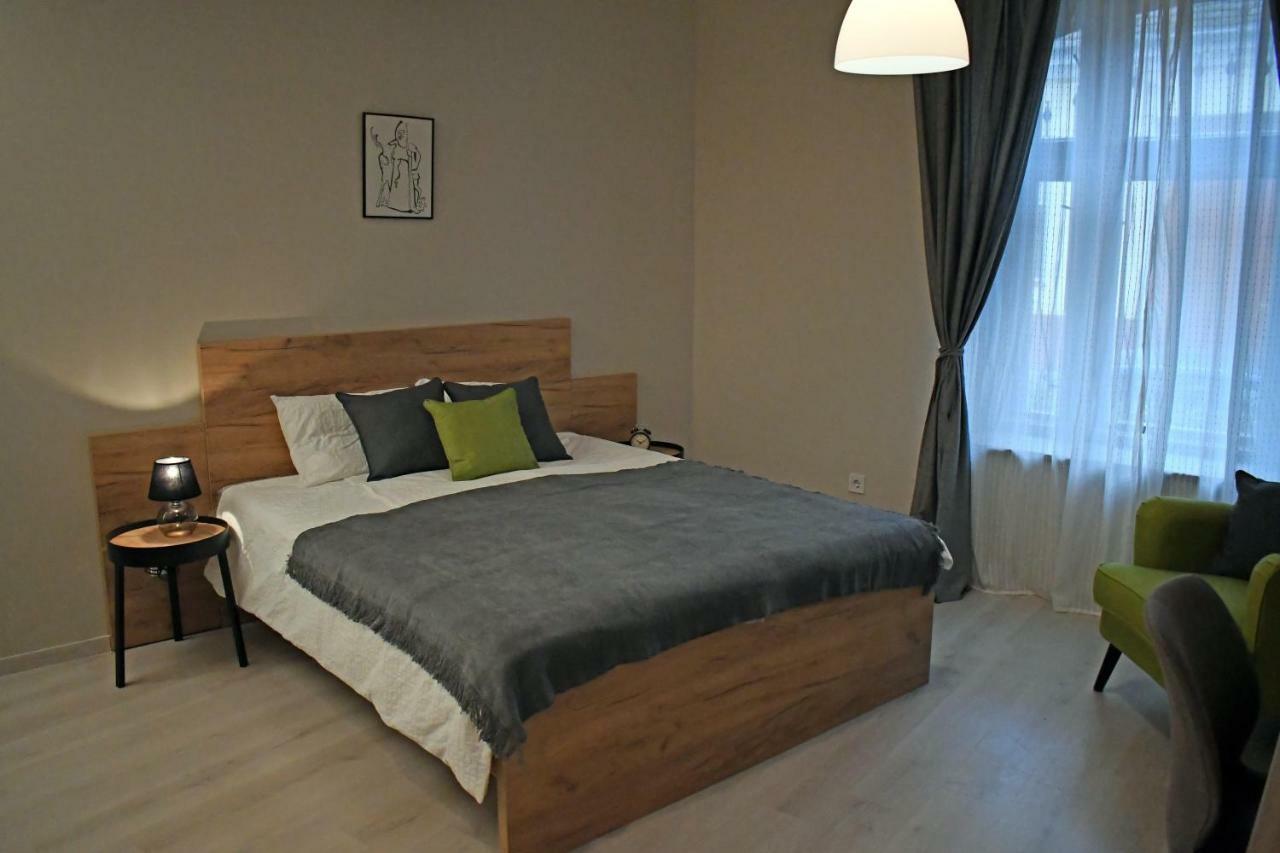 Vatus Apartmanhaz Вац Экстерьер фото